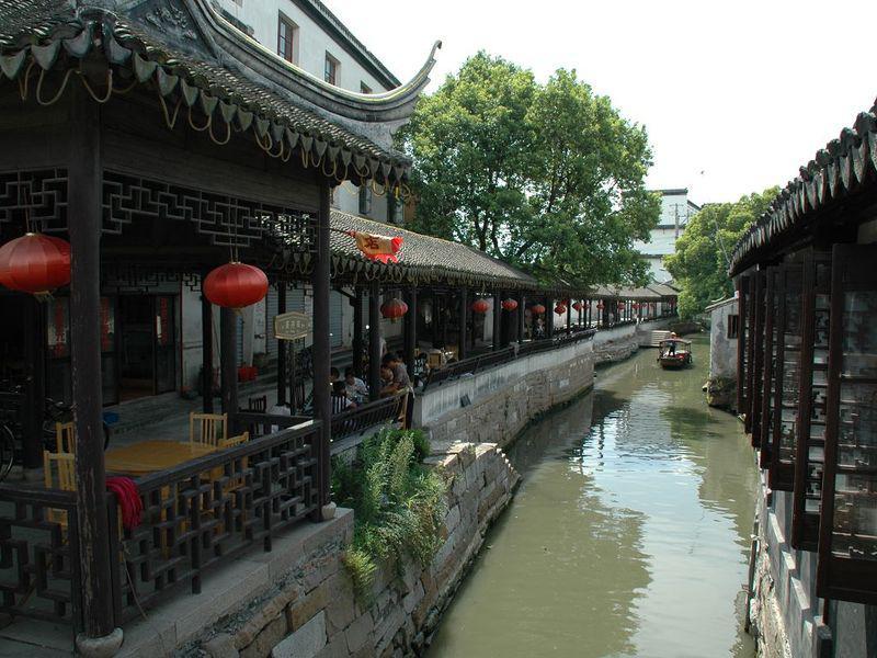 2012年，一80后女模自称比尔盖茨前妻，骗福建富豪千万元，终被捕